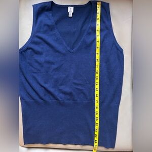 Tristan NWT blue sleeveless v neck sweater vest